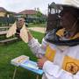 Přednáška o včelách na zahradě MŠ 12