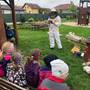 Přednáška o včelách na zahradě MŠ 14